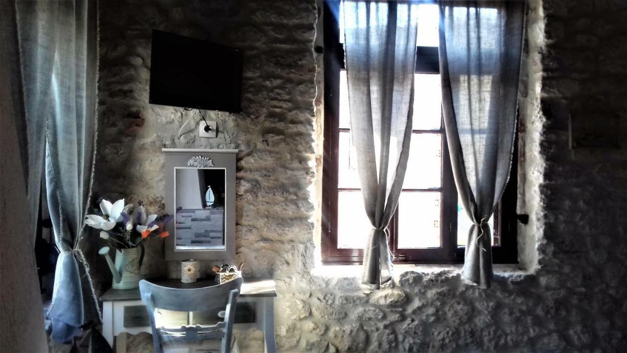 Elisw * Afytos